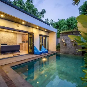 the-viros-luxury-villa-2br-private-pool.hotelsseminyak.net/